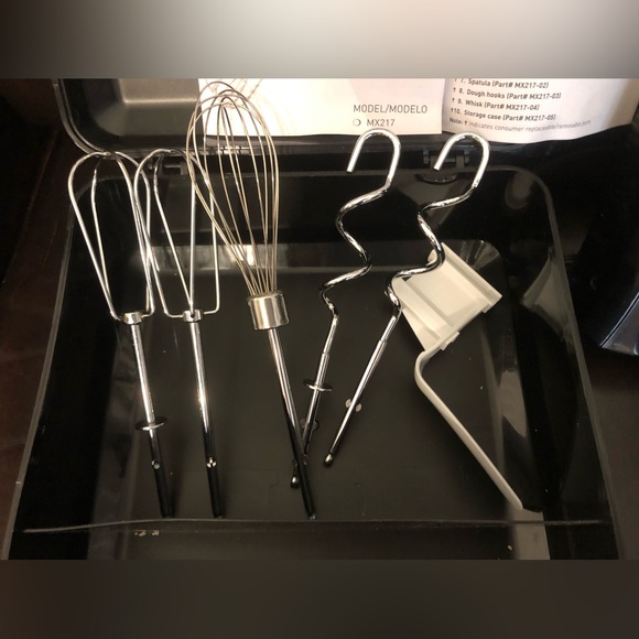 Mixer-Black & Decker-MX217-portable mixer-250-watt-like new - Picture 6 of 7